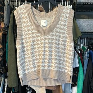 Abercrombie & Fitch Sweater Vest
